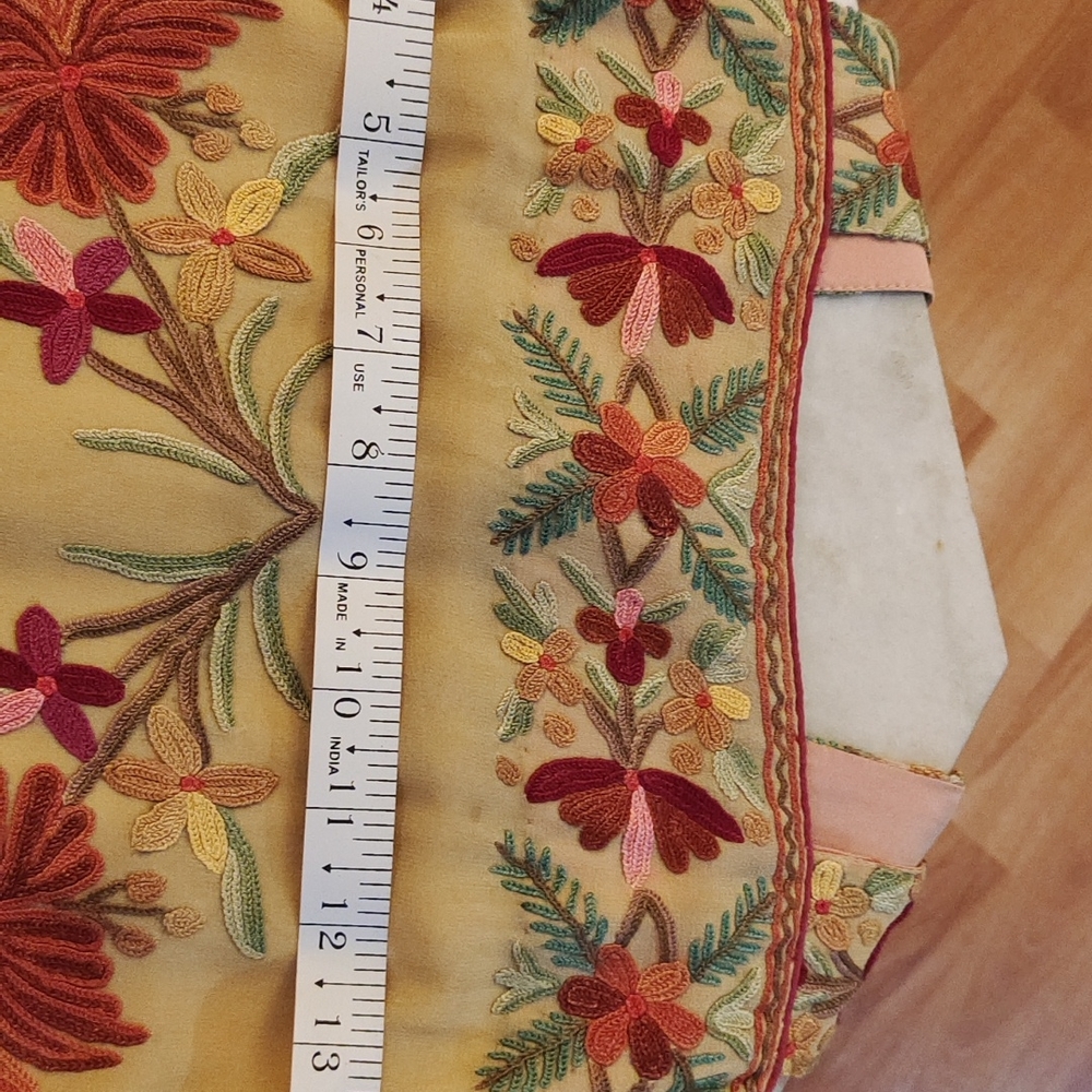 Long chiffon silk strappy beautiful  hand silk lined embroidery. - Picture 6 of 12